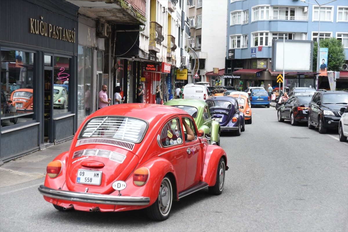 Ordu'da, 100 vosvos tutkununun bir araya geldiği "17. Vosvos Şenliği" düzenlendi. Konvoydaki...