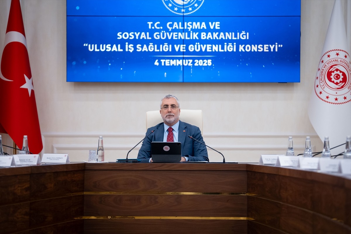 "Ulusal İş Sağlığı ve Güvenliği Konseyi", Çalışma ve Sosyal Güvenlik Bakanı Vedat Işıkhan...