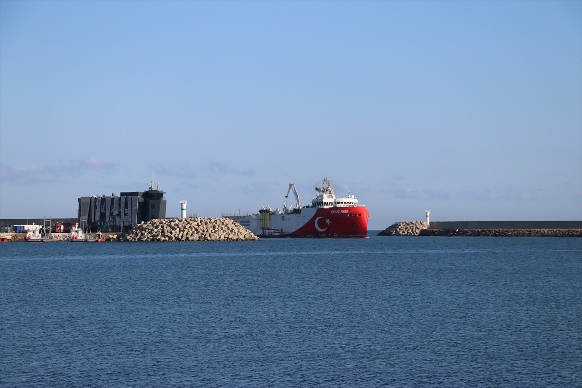 Somali'de gerçekleştirdiği ilk kıtalar arası görevini başarıyla tamamladıktan sonra Mavi Vatan'a...