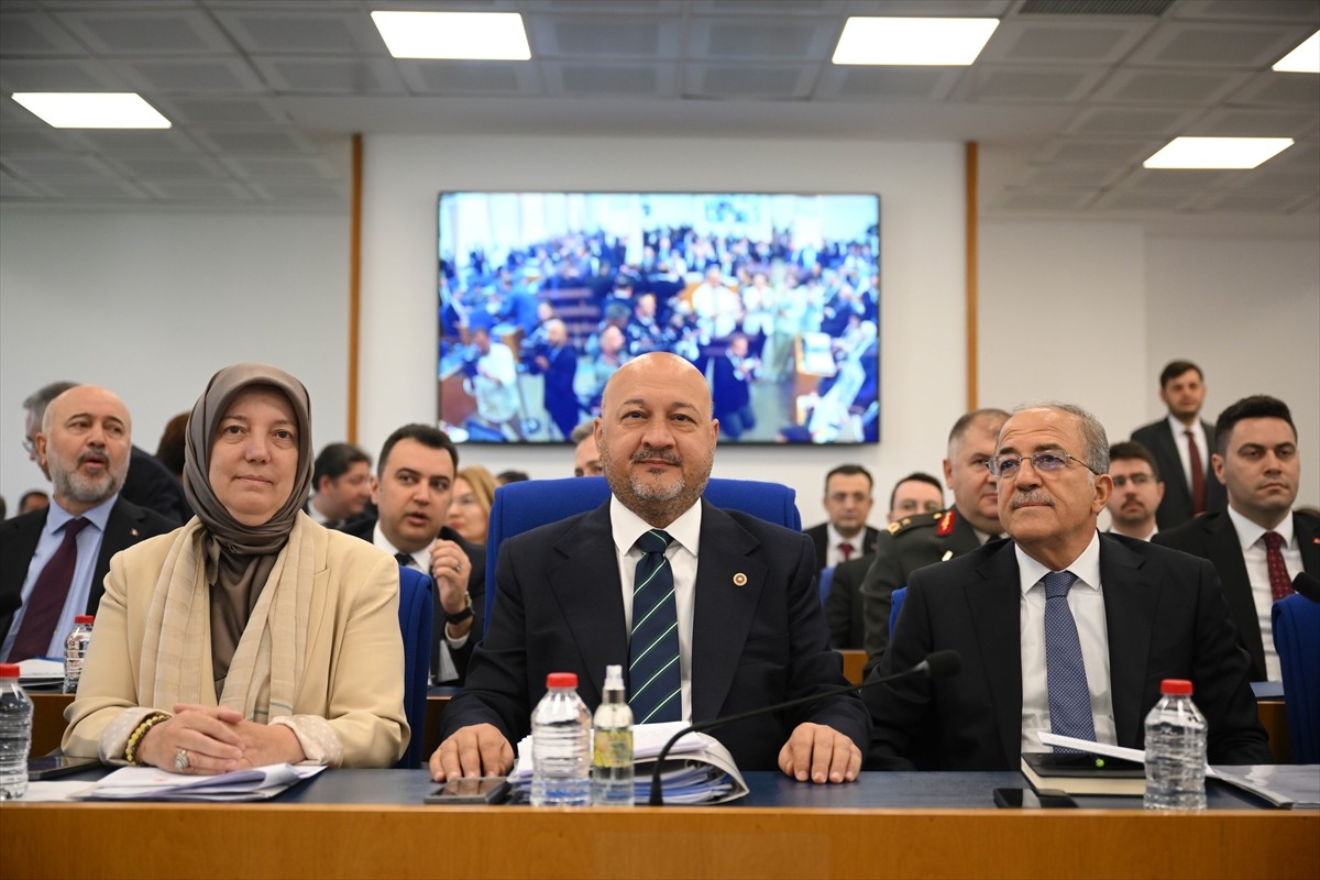 TBMM Plan ve Bütçe Komisyonunda, çalışma hayatına ilişkin düzenlemeleri de içeren Bazı Kanunlarda...