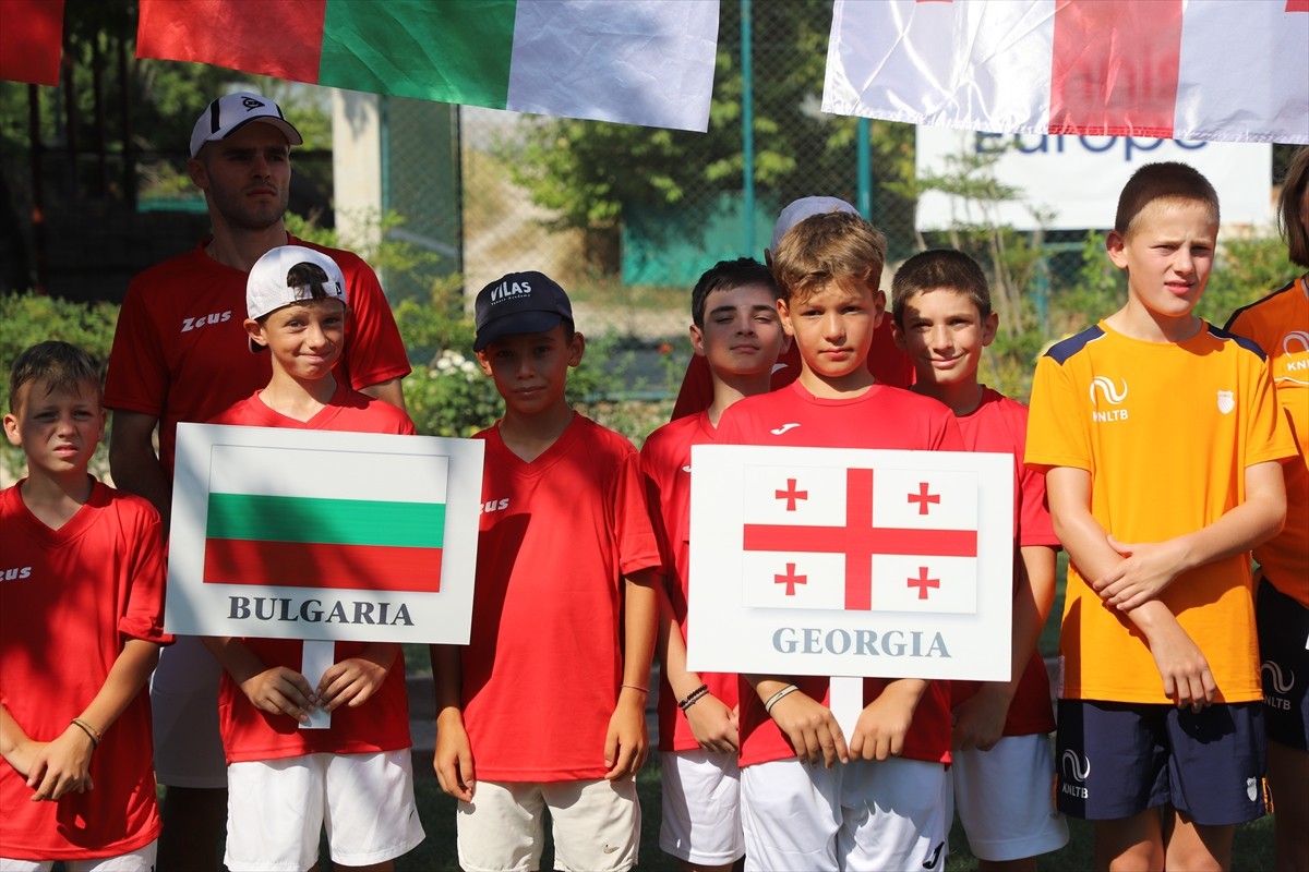 Tenis Avrupa (Tennis Europe) Yaz Kupası Elemelerinde 12 yaş kategorisi müsabakaları Denizli'de...