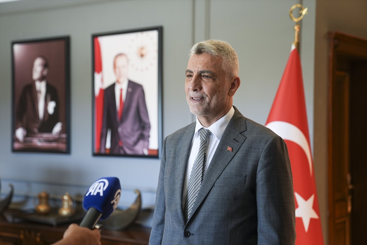 Ticaret Bakanı Ömer Bolat, Türkiye İhracatçılar Meclisin'de, AA muhabirine yaptığı açıklamada...