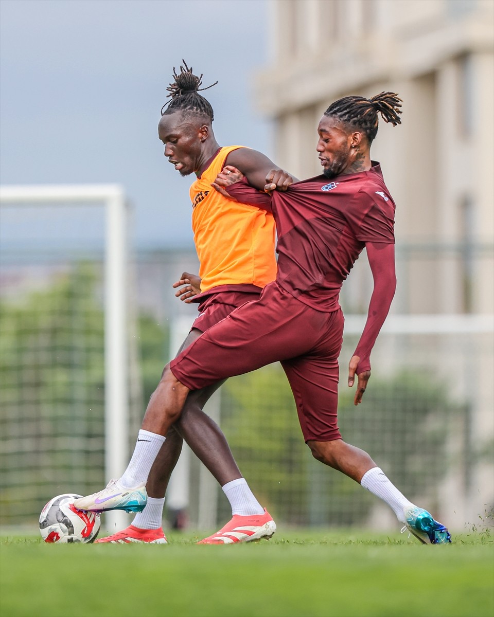 Trabzonspor, yeni sezon hazırlıklarına devam etti. Mehmet Ali Yılmaz Tesisleri'nde yapılan...