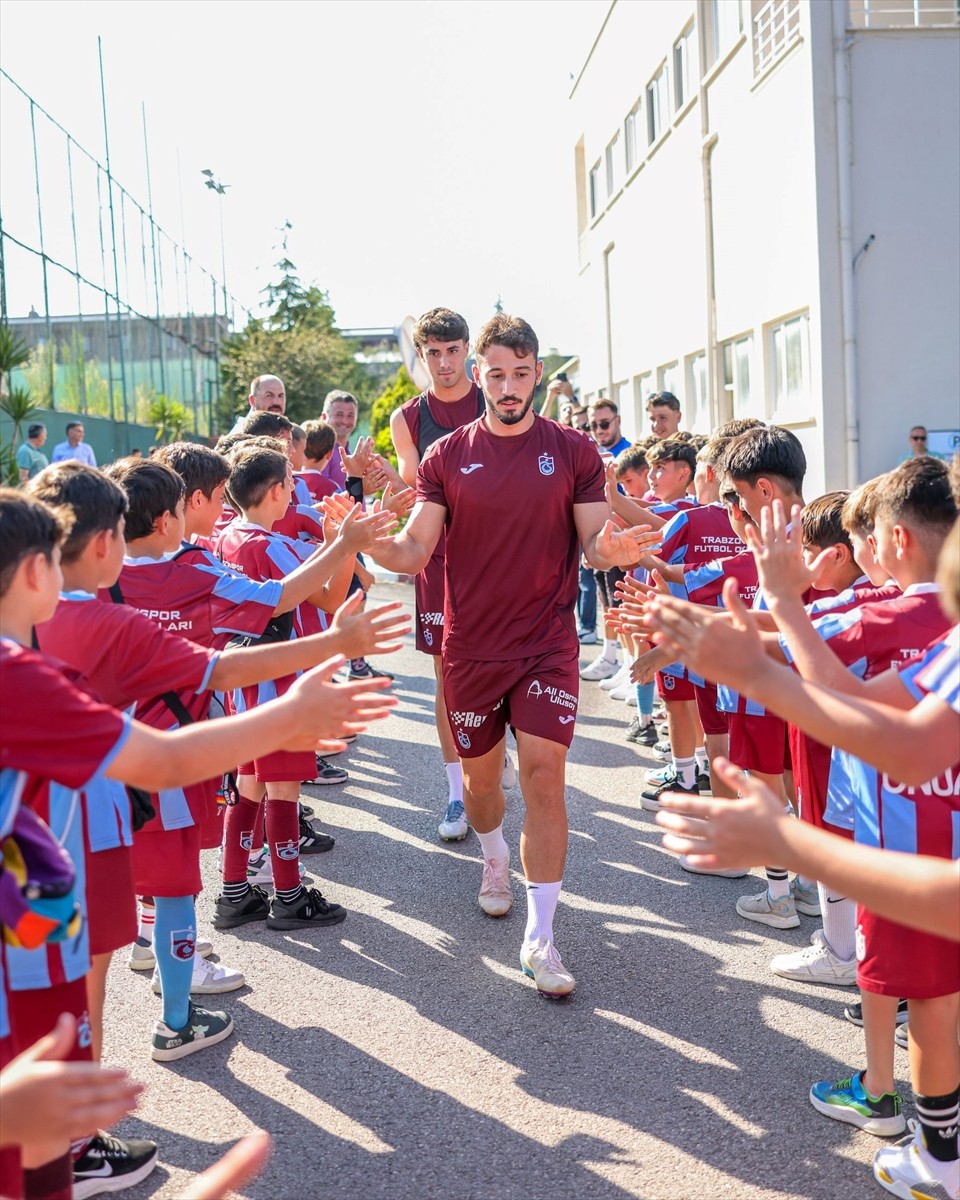 Trabzonspor, yeni sezon hazırlıklarına günün ikinci antrenmanıyla devam etti. Futbol okulları yaz...