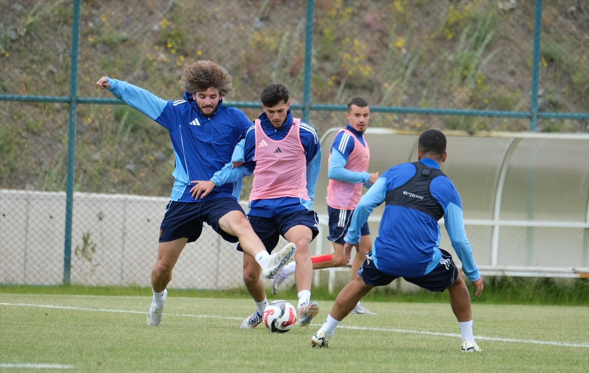 Trendyol 1. Lig'in yeni ekiplerinden Hatayspor, 2025-2026 sezonu hazırlıklarına Erzurum'da devam...