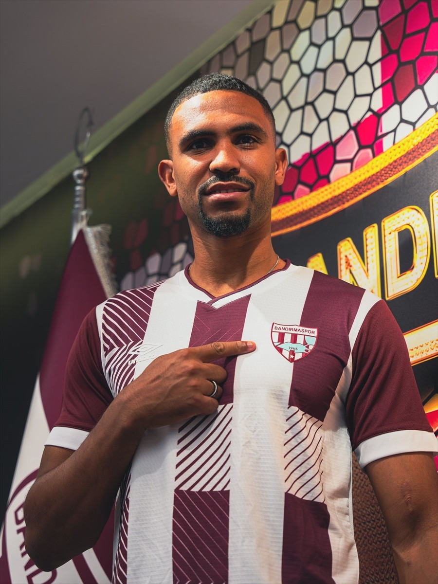 Trendyol 1. Lig ekiplerinden Bandırmaspor, Beninli stoper Cedric Hountondji'yi kadrosuna dahil...