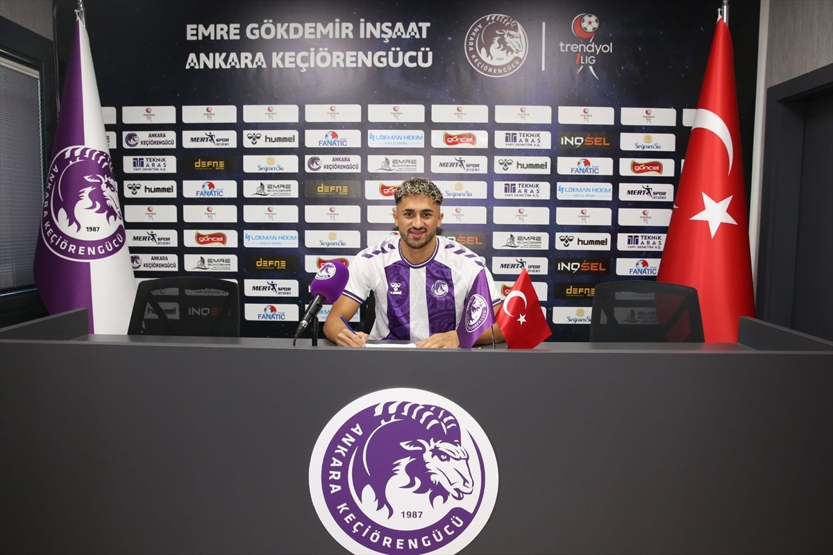 Trendyol 1. Lig ekiplerinden Emre Gökdemir İnşaat Ankara Keçiörengücü, 23 yaşındaki futbolcu Ahmet...