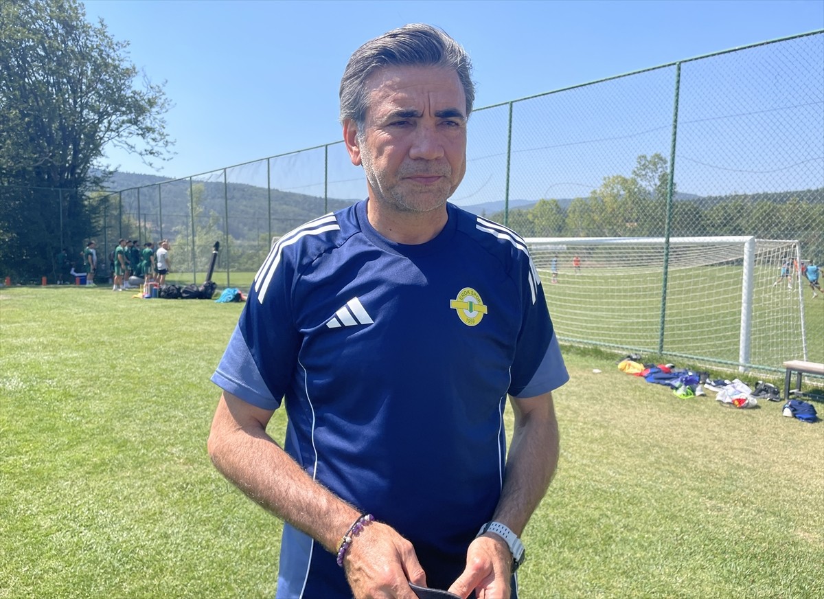 Trendyol 1. Lig ekiplerinden Esenler Erokspor teknik direktör Osman Özköylü, yeni sezonla ilgili...