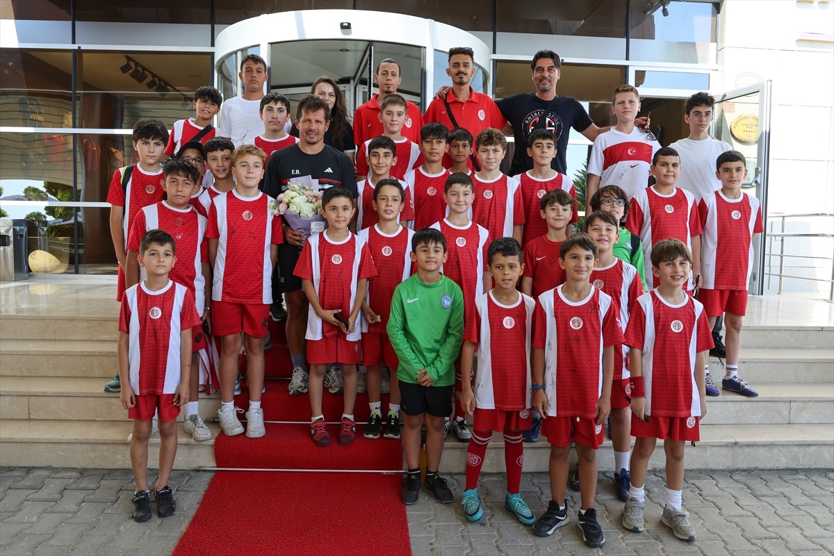 Trendyol Süper Lig ekiplerinden Antalyaspor, yeni sezon hazırlıkları kapsamında Burdur'da kampa...