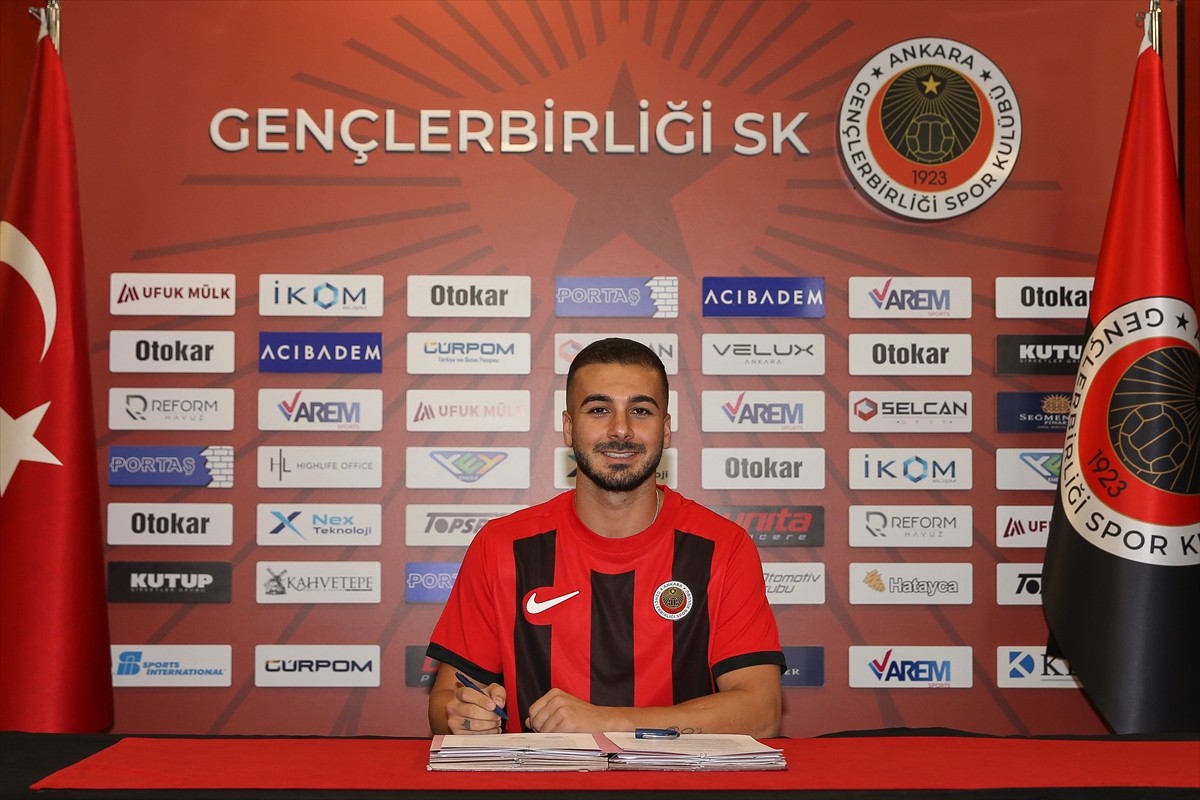 Trendyol Süper Lig ekiplerinden Gençlerbirliği, orta saha oyuncusu Oğulcan Ülgün'ü kadrosuna...