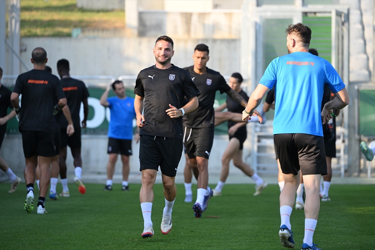 UEFA Konferans Ligi 2. eleme turu ilk maçında Bulgaristan temsilcisi Cherno More ile deplasmanda...