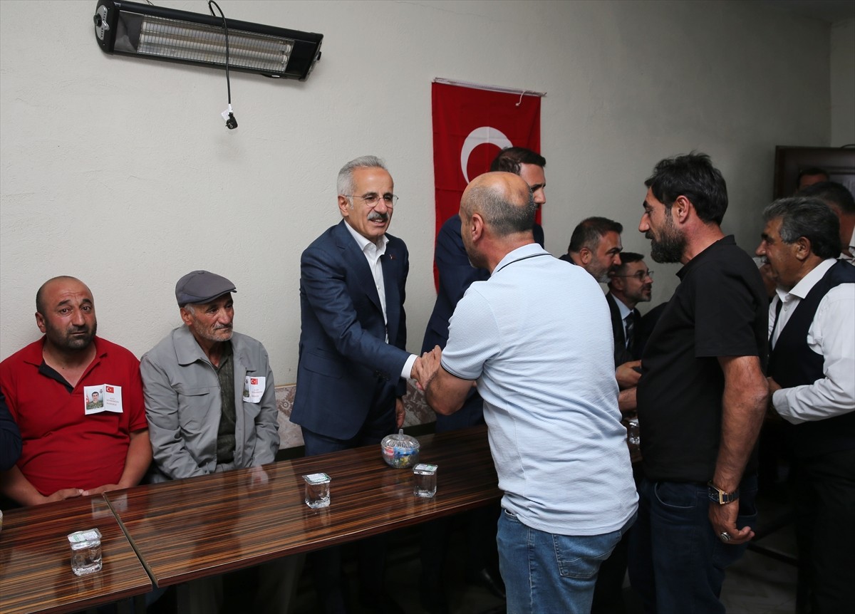 Ulaştırma ve Altyapı Bakanı Abdulkadir Uraloğlu, Pençe-Kilit Harekatı bölgesinde terör örgütü...