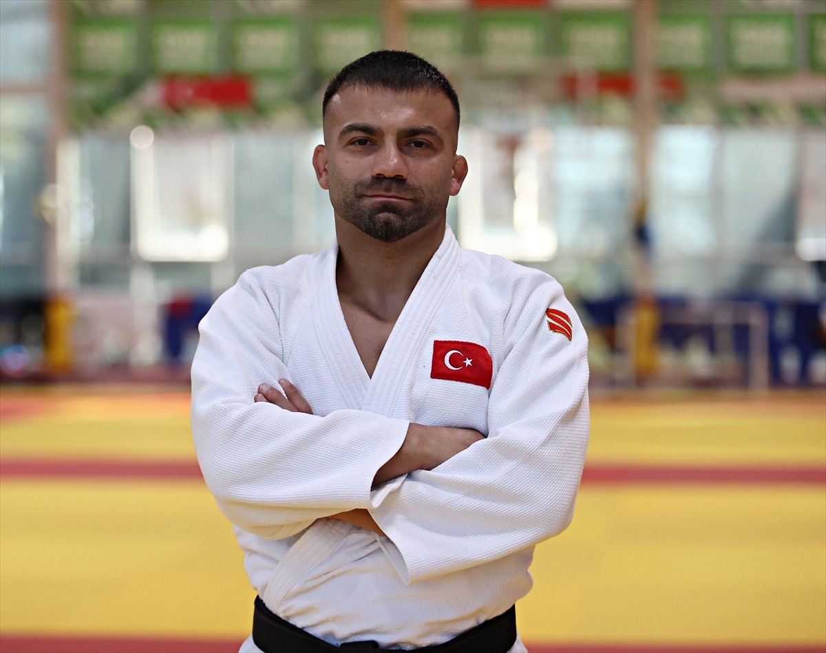 Ümit ve genç milli judocular, Samsun'daki Türkiye Olimpiyat Hazırlık Merkezi'nde (TOHM) ulusal ve...