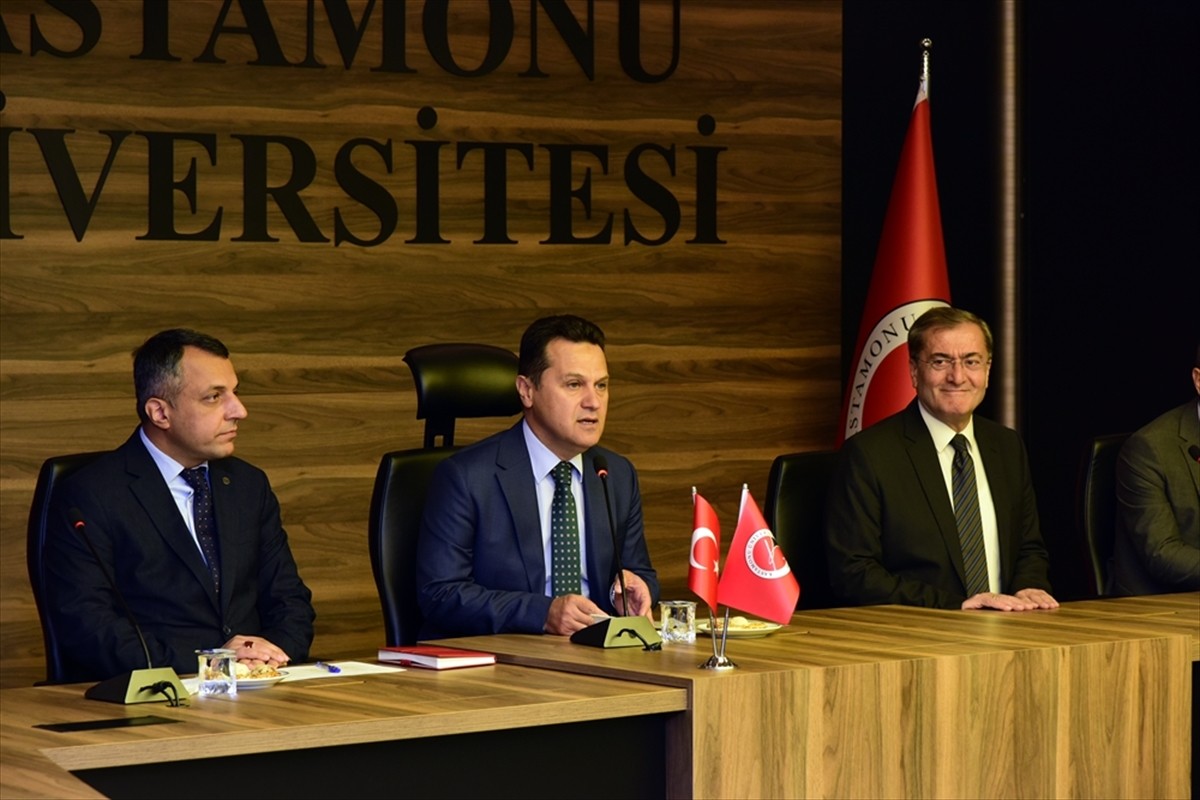 Yunus Emre Enstitüsü (YEE) yaz okulları kapsamında 13 ülkeden Kastamonu'ya gelen gençler, Türkçe...