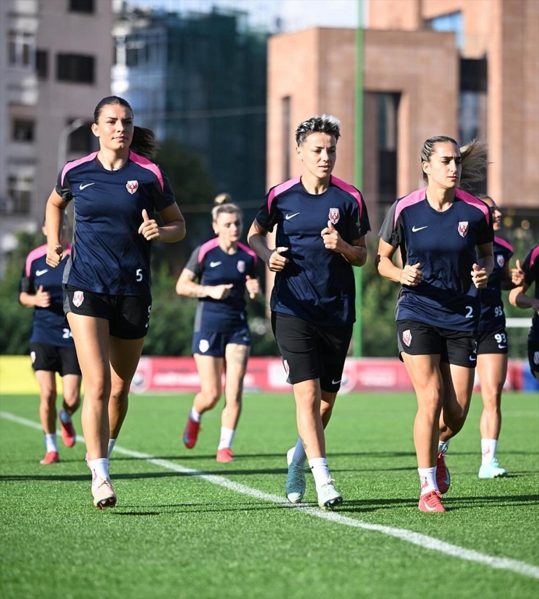 Ankara Büyükşehir Belediyesi (ABB) FOMGET Kadın Futbol Takımı, UEFA Şampiyonlar Ligi 1. eleme turu...