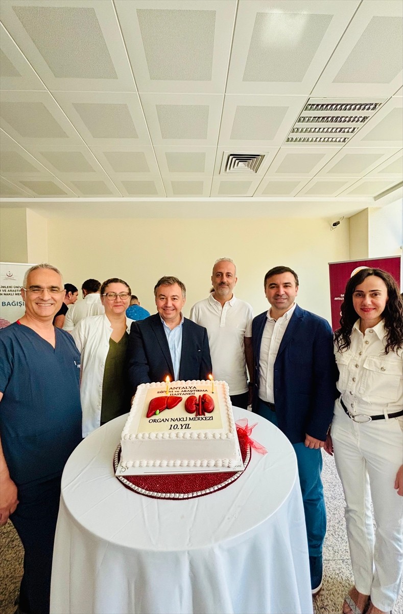 Antalya Eğitim ve Araştırma Hastanesi Organ Nakli Merkezi'nde 10 yılda 128 böbrek ve 51 karaciğer...