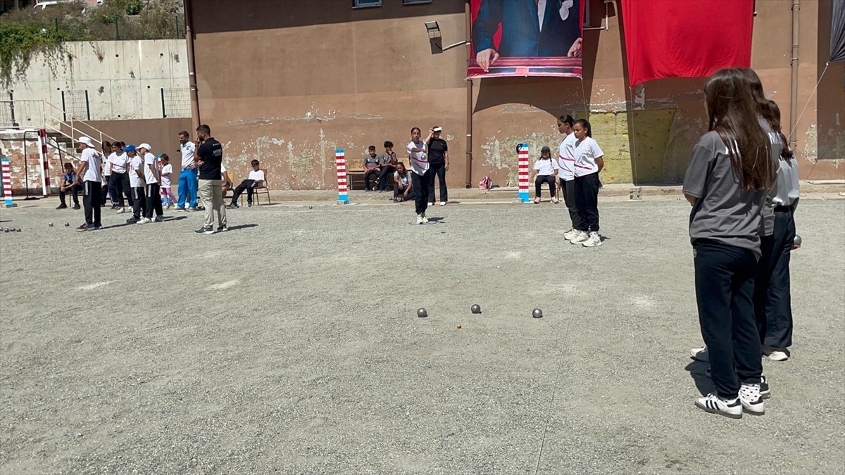 Artvin'de düzenlenen 2025 Anadolu Yıldızlar Ligi Bocce Türkiye Şampiyonası sona erdi. Kızlarda...