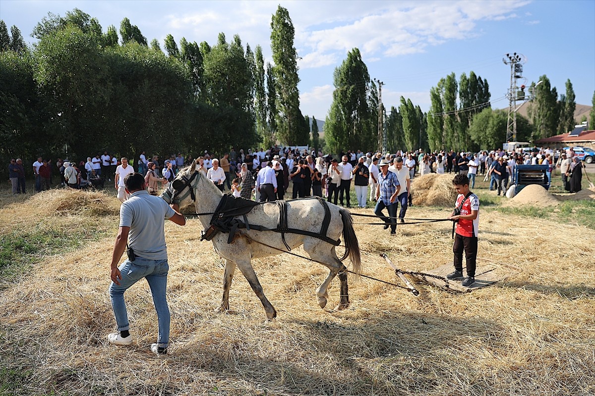 Bayburt'taki Kenan Yavuz Etnografya Müzesi tarafından düzenlenen "6. Harman Festivali" başladı....