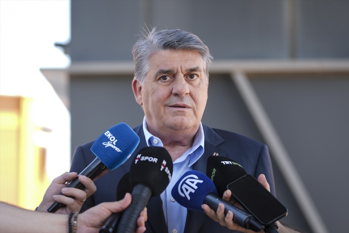 Beşiktaş Kulübü Başkanı Serdal Adalı, Türkiye Futbol Federasyonu (TFF) Başkanı İbrahim...