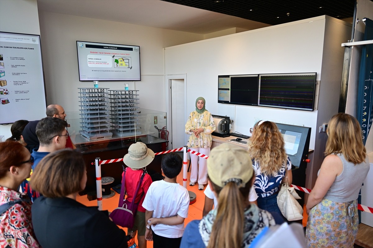 Boğaziçi Üniversitesi Kandilli Rasathanesi ve Deprem Araştırma Enstitüsü, 17 Ağustos 1999 Marmara...