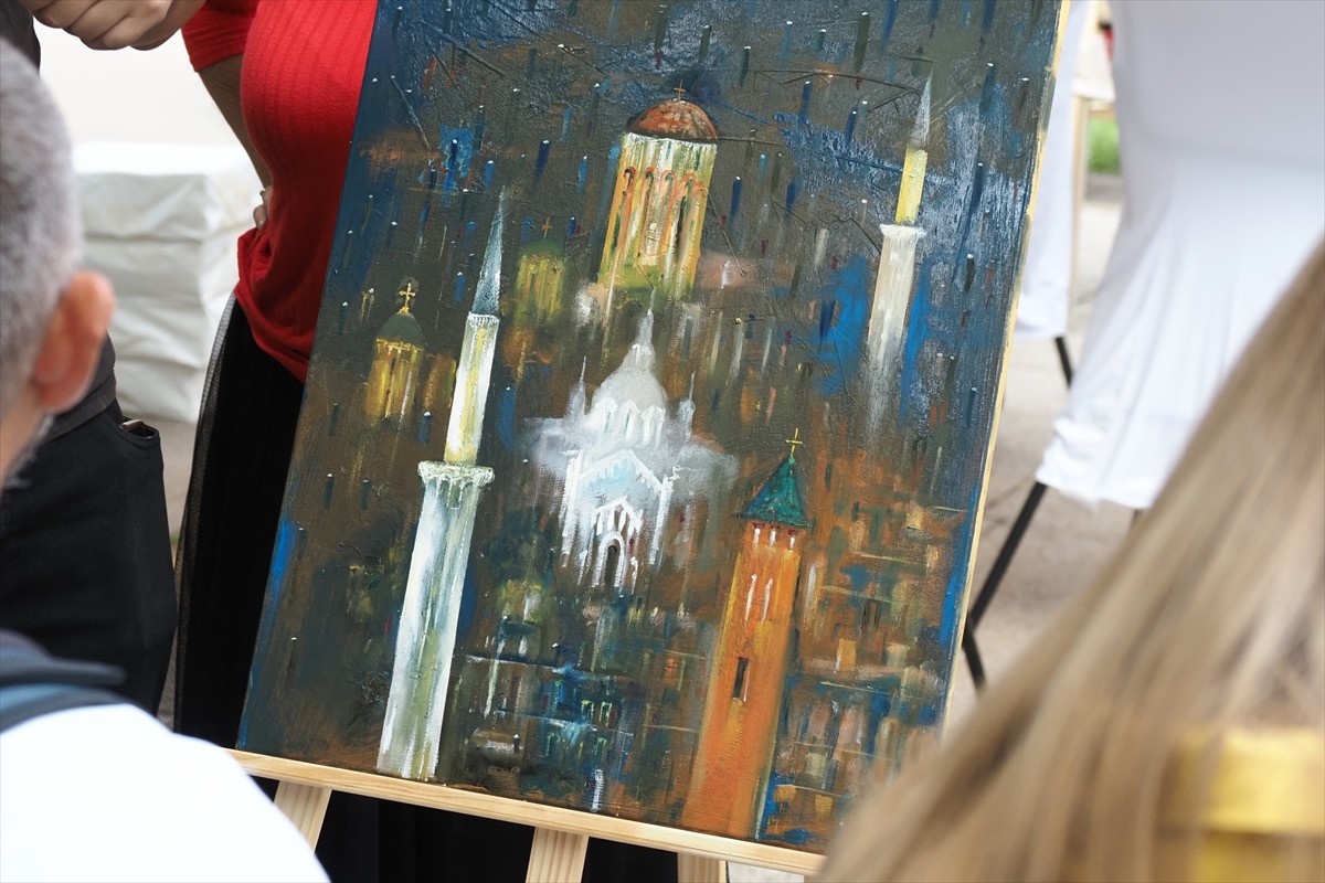 Bosna Hersek'in başkenti Saraybosna'da bir araya gelen ressamlar, ülkenin mimari ve doğal...