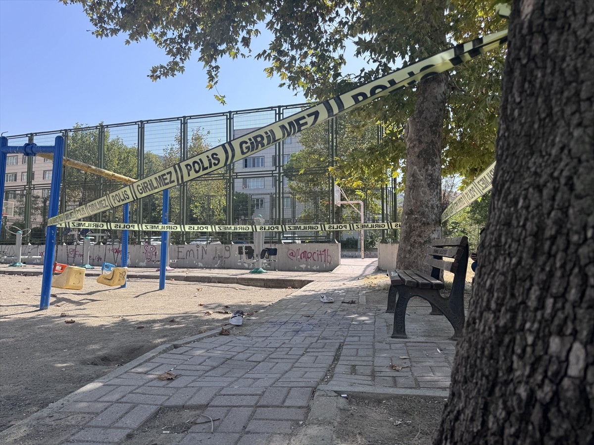Bursa'nın Osmangazi ilçesindeki parkta bir kişiyi pompalı tüfekle yaralayan şüpheli gözaltına...