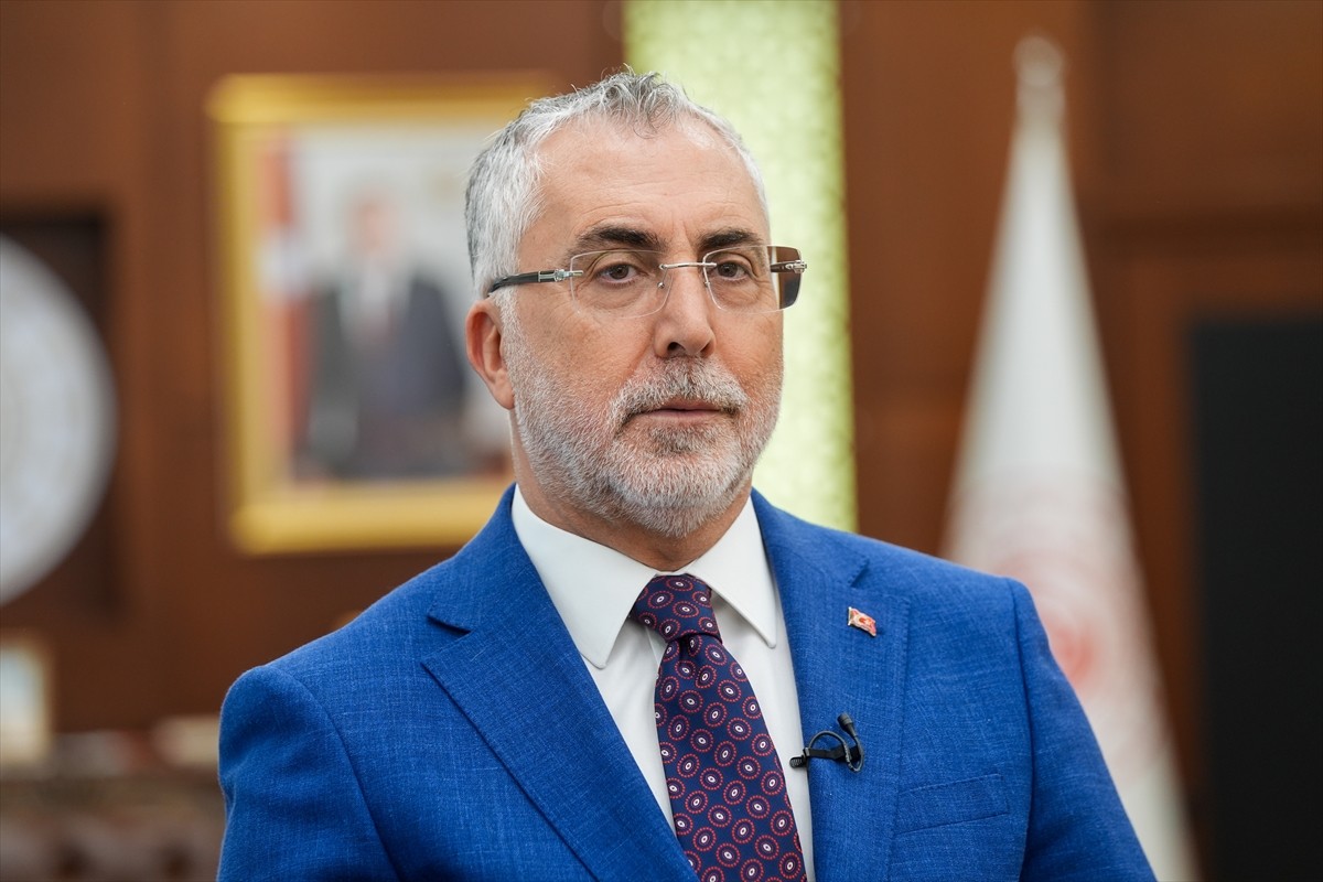 Çalışma ve Sosyal Güvenlik Bakanı Vedat Işıkhan, 8. Dönem Kamu Toplu Sözleşmesi sürecine ilişkin...