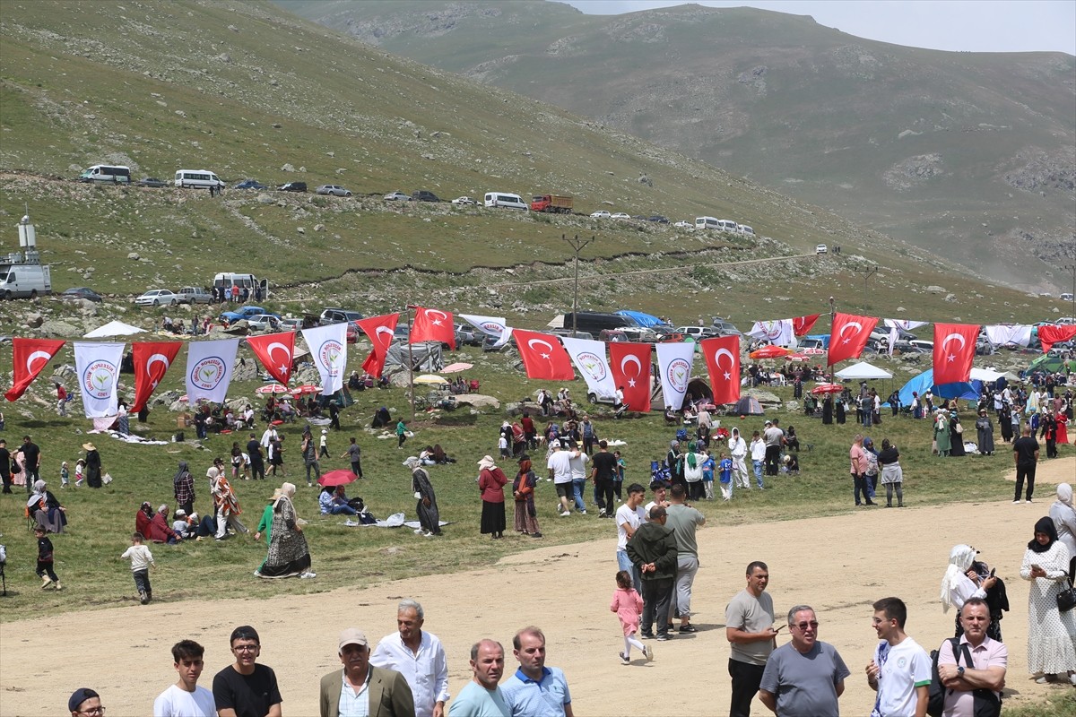 Çaykur Rizespor Kulübünce Rize'nin İkizdere ilçesine bağlı Anzer Köyü'nde organize edilen "Birlik...