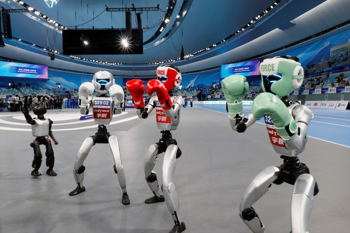 Çin'de insansı robotların spor, performans ve uygulama alanlarında yarıştığı, dünyanın ilk geniş...