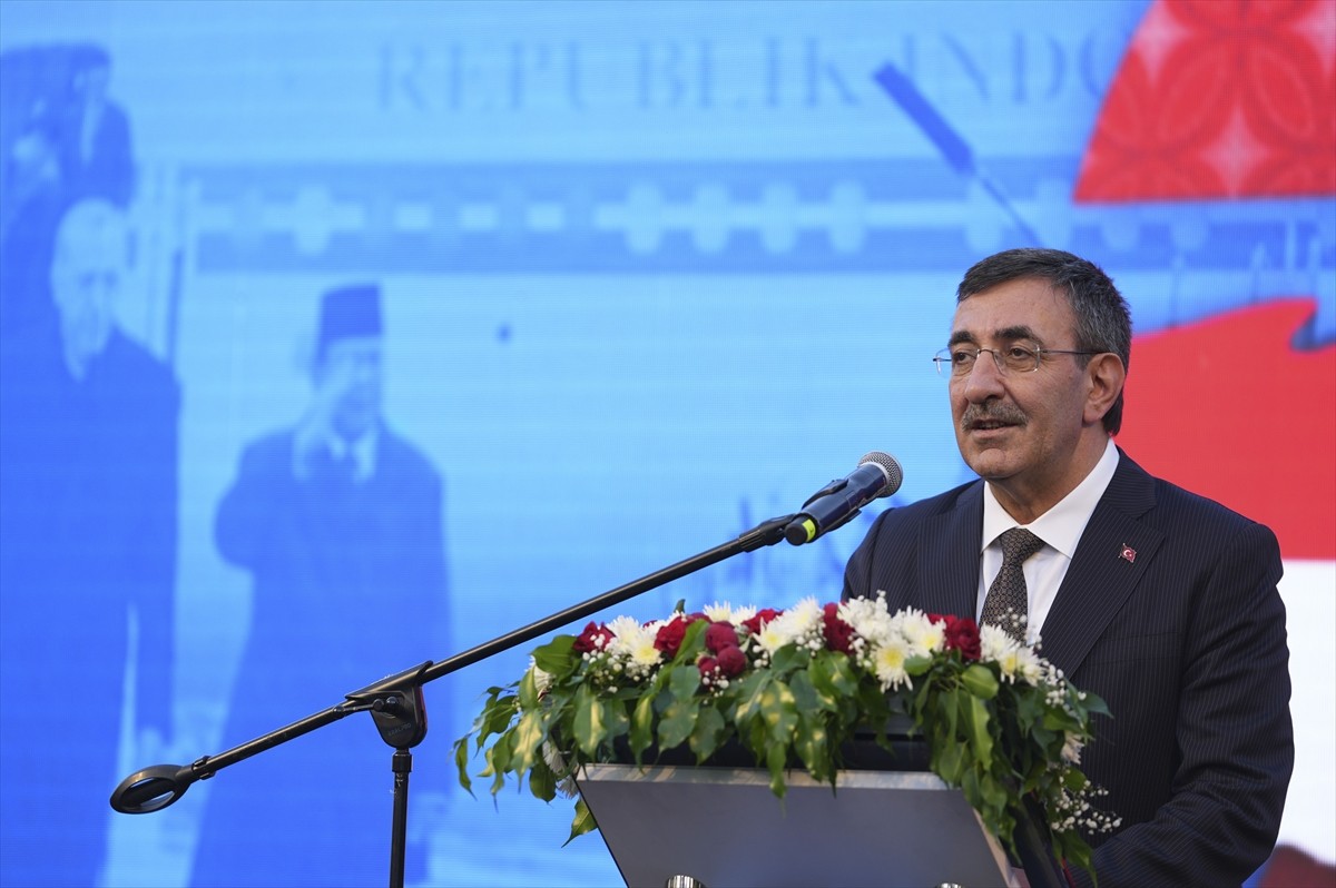 Cumhurbaşkanı Yardımcısı Cevdet Yılmaz, Endonezya'nın Ankara Büyükelçiliği'nde düzenlenen...