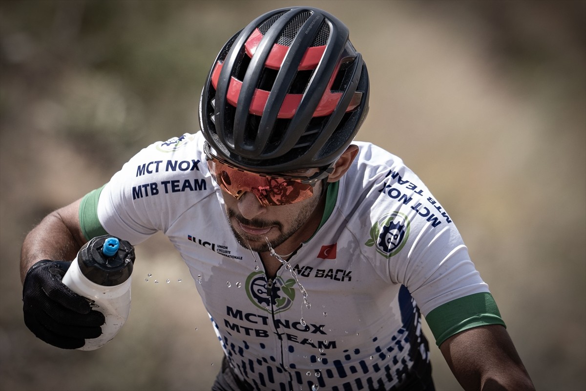 Erzurum'da, Büyükşehir Belediyesi iştiraklerinden Ejder 3200 AŞ ile Türkiye Bisiklet Federasyonu...