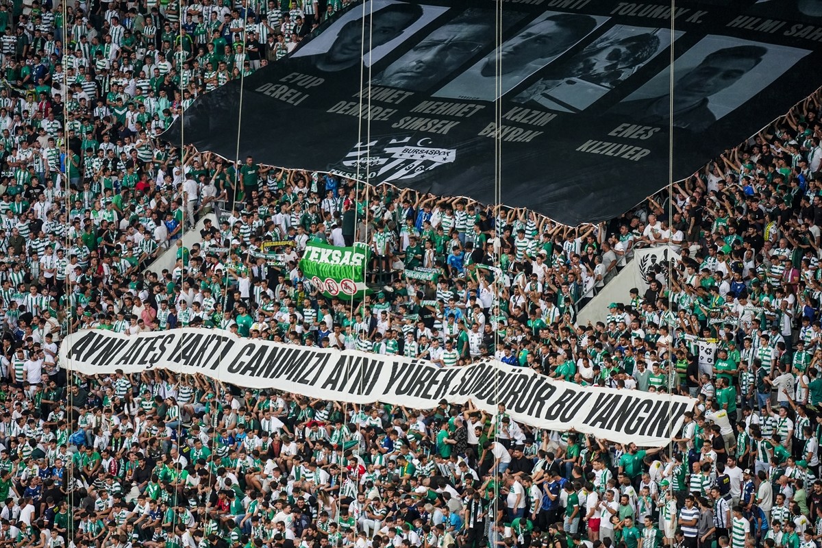 Eskişehirspor ve Bursaspor, bilet gelirinin yanan orman alanlarının yeniden ağaçlandırılmasına...