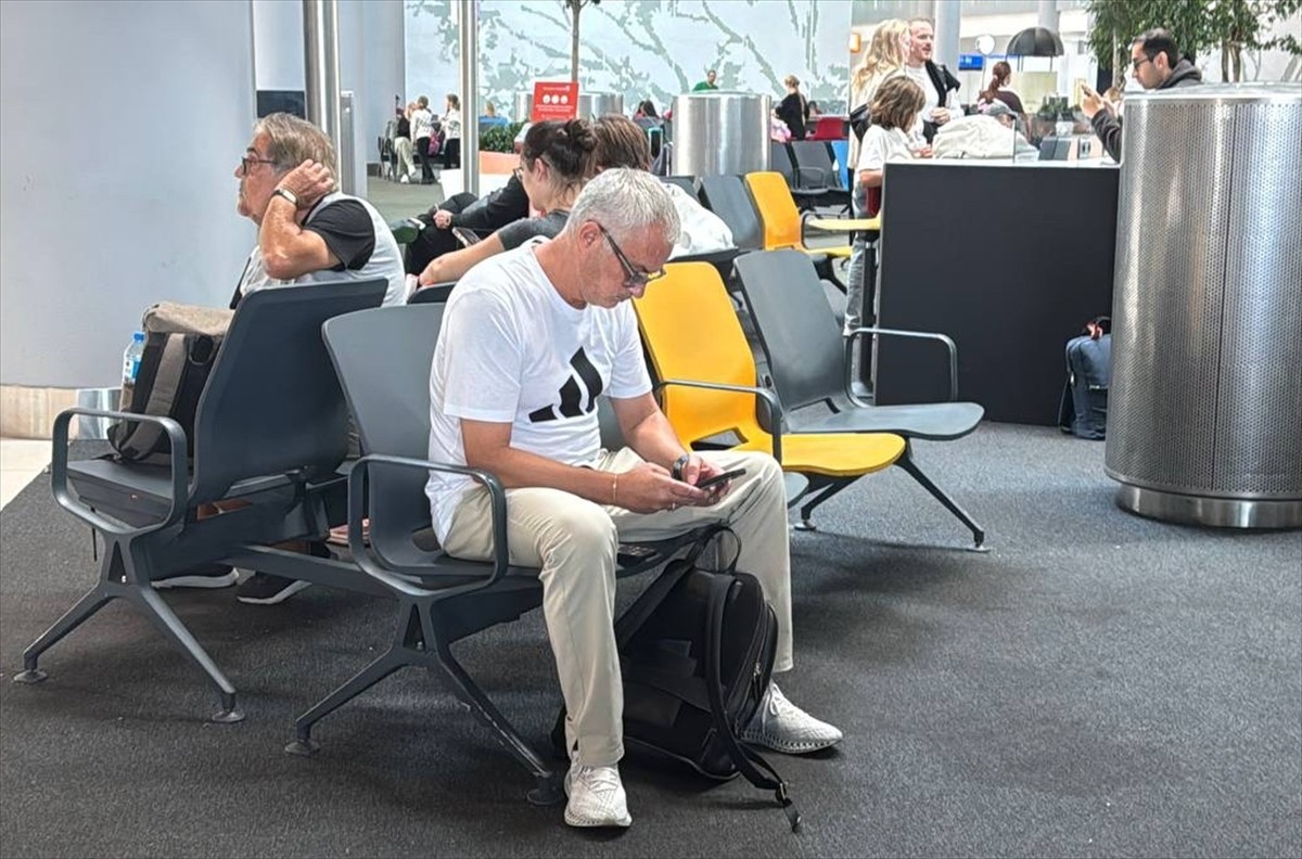 Fenerbahçe'nin yollarını ayırdığı Protekizli teknik direktör Jose Mourinho, İstanbul...