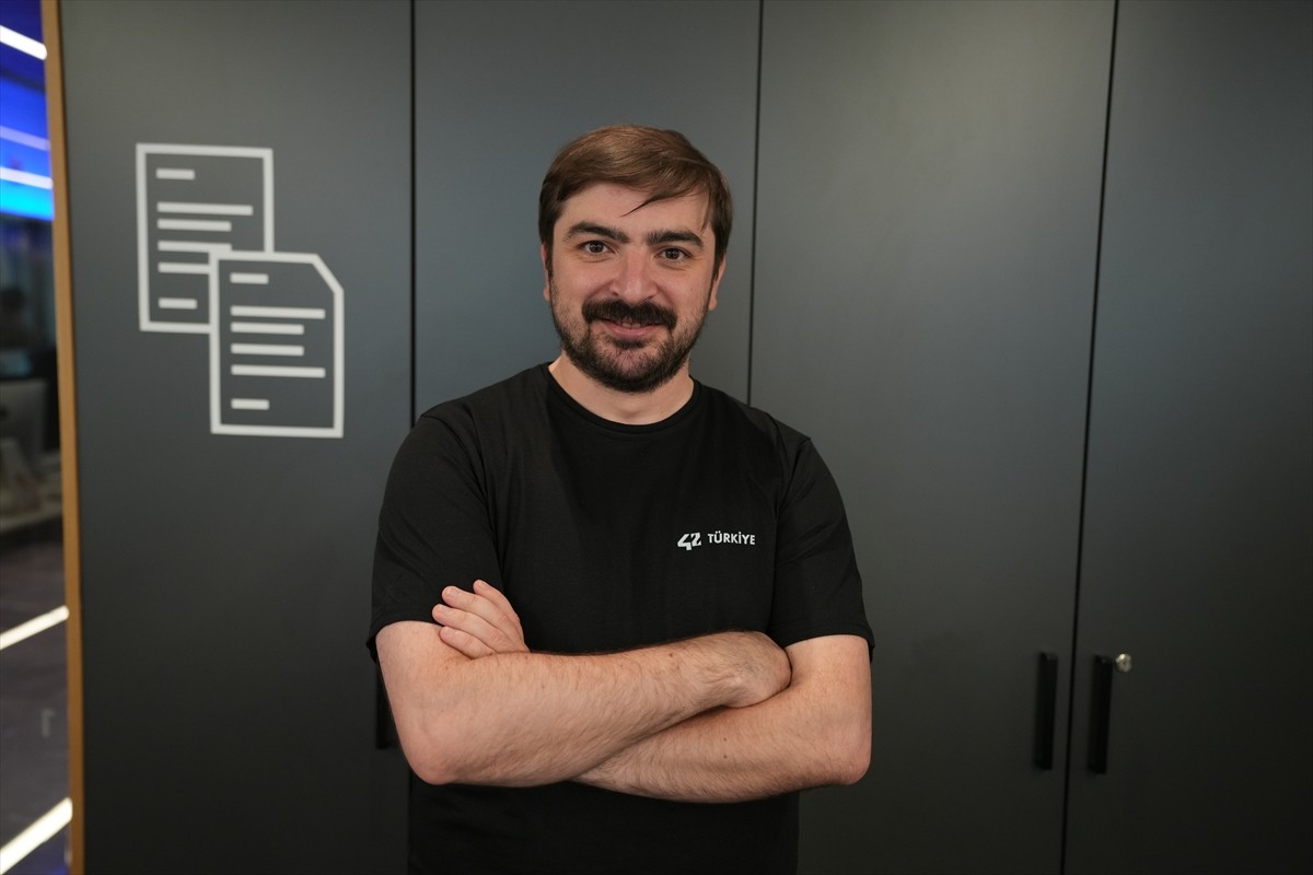Fransa merkezli küresel 42 ağına bağlı olan "42 Türkiye", Sanayi ve Teknoloji Bakanlığı...
