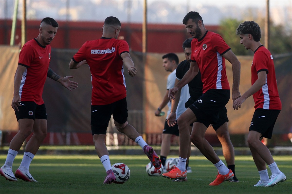 Gençlerbirliği, Trendyol Süper Lig'in 4. haftasında Fenerbahçe'yi konuk edeceği maçın...