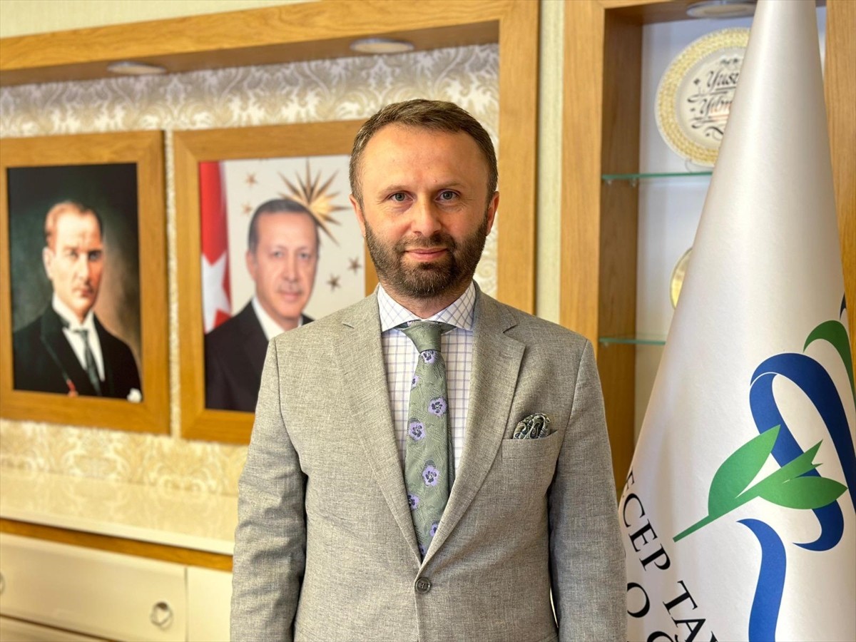 Gençlerin teknoloji, dijital dönüşüm ve inovasyon alanlarında düşünce üretmesini, politika...