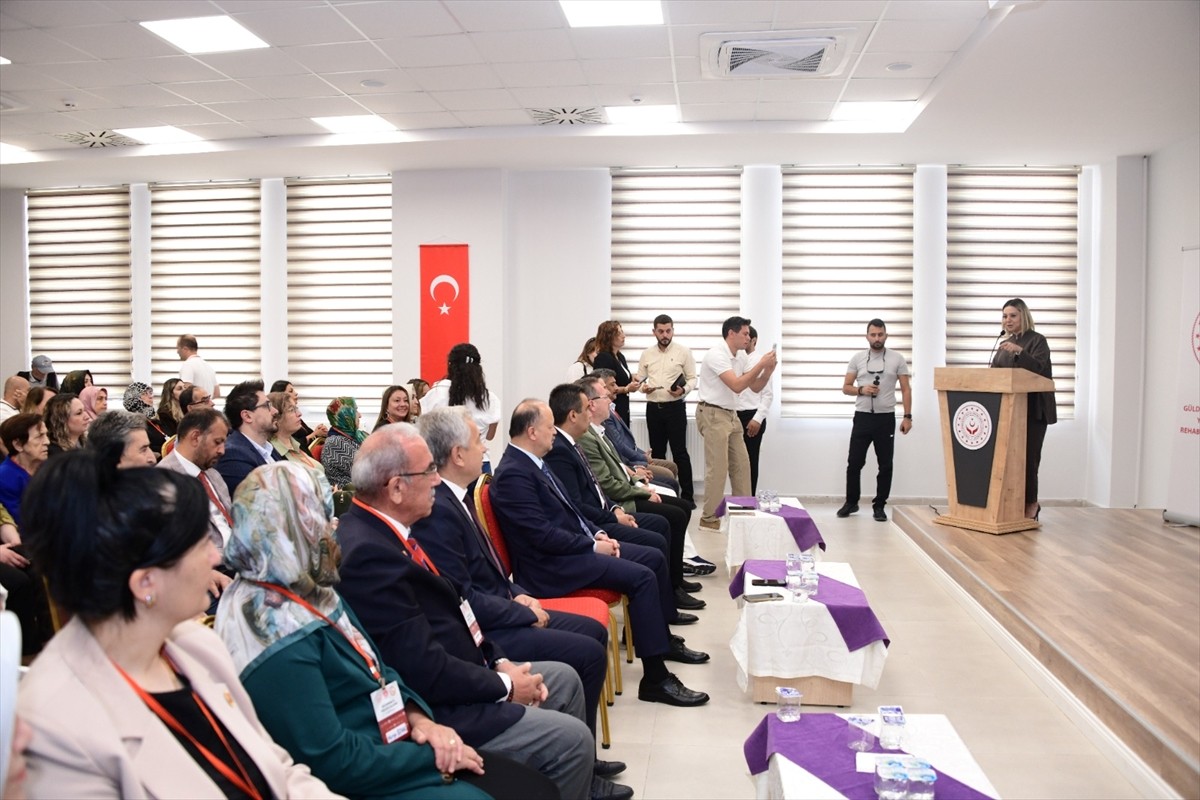 Kastamonu'da Aile ve Sosyal Hizmetler Bakanlığı koordinasyonunda yürütülen Yaşlılık Şurası...