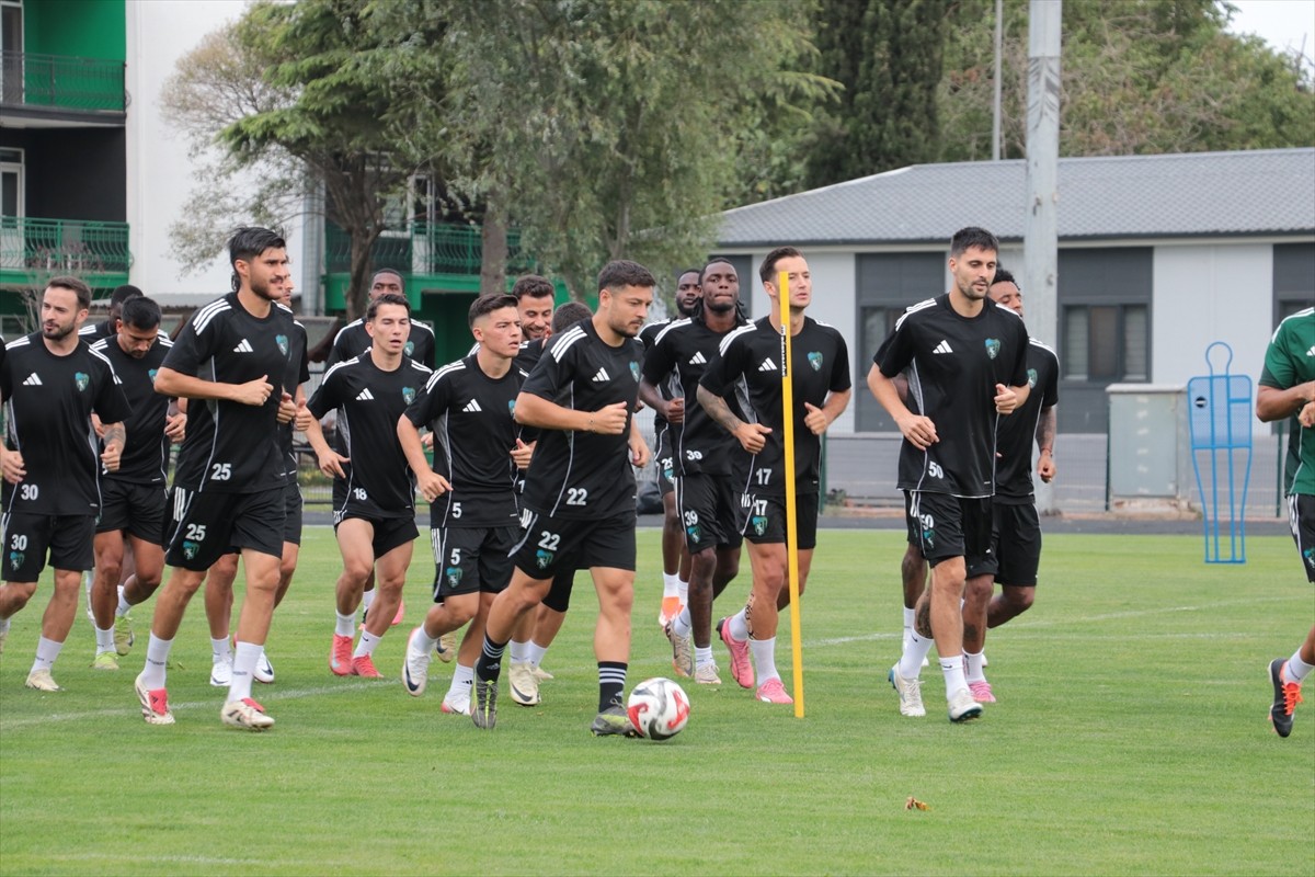 Kocaelispor, Trendyol Süper Lig 2025-2026 sezonunun ilk haftasında karşılaşacağı Trabzonspor maçı...