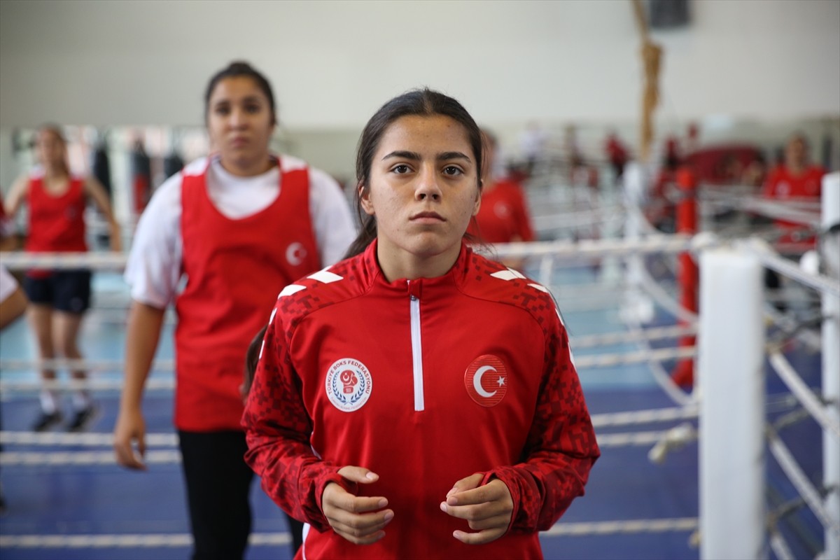 Milli boksör Simge Bekler, ilk kez katılacağı Avrupa Şampiyonası'ndan altın madalya ile dönmek...