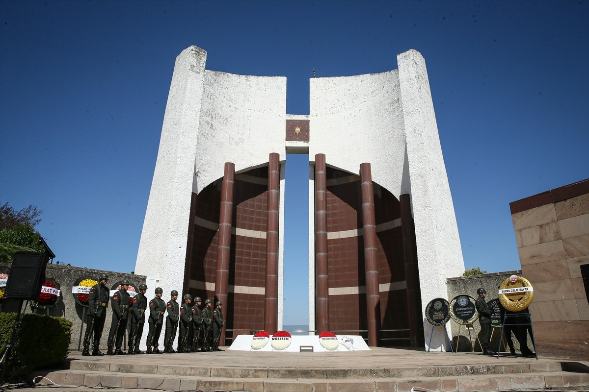 Milli Mücadele yıllarında "Galip Hoca" takma adıyla işgale karşı direnişleri örgütleyen...