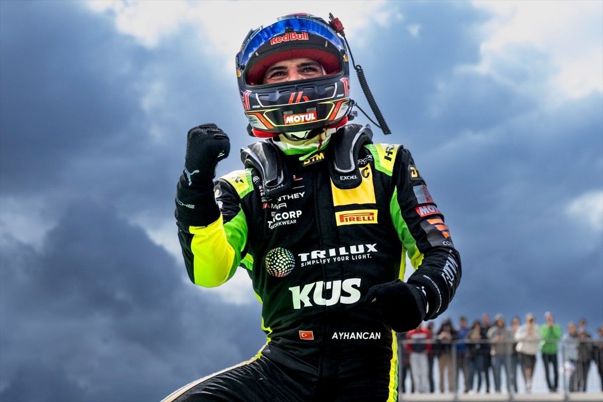 Milli otomobil sporcusu Ayhancan Güven, hafta sonu GT World Challenge serisinin 8. ayağı...