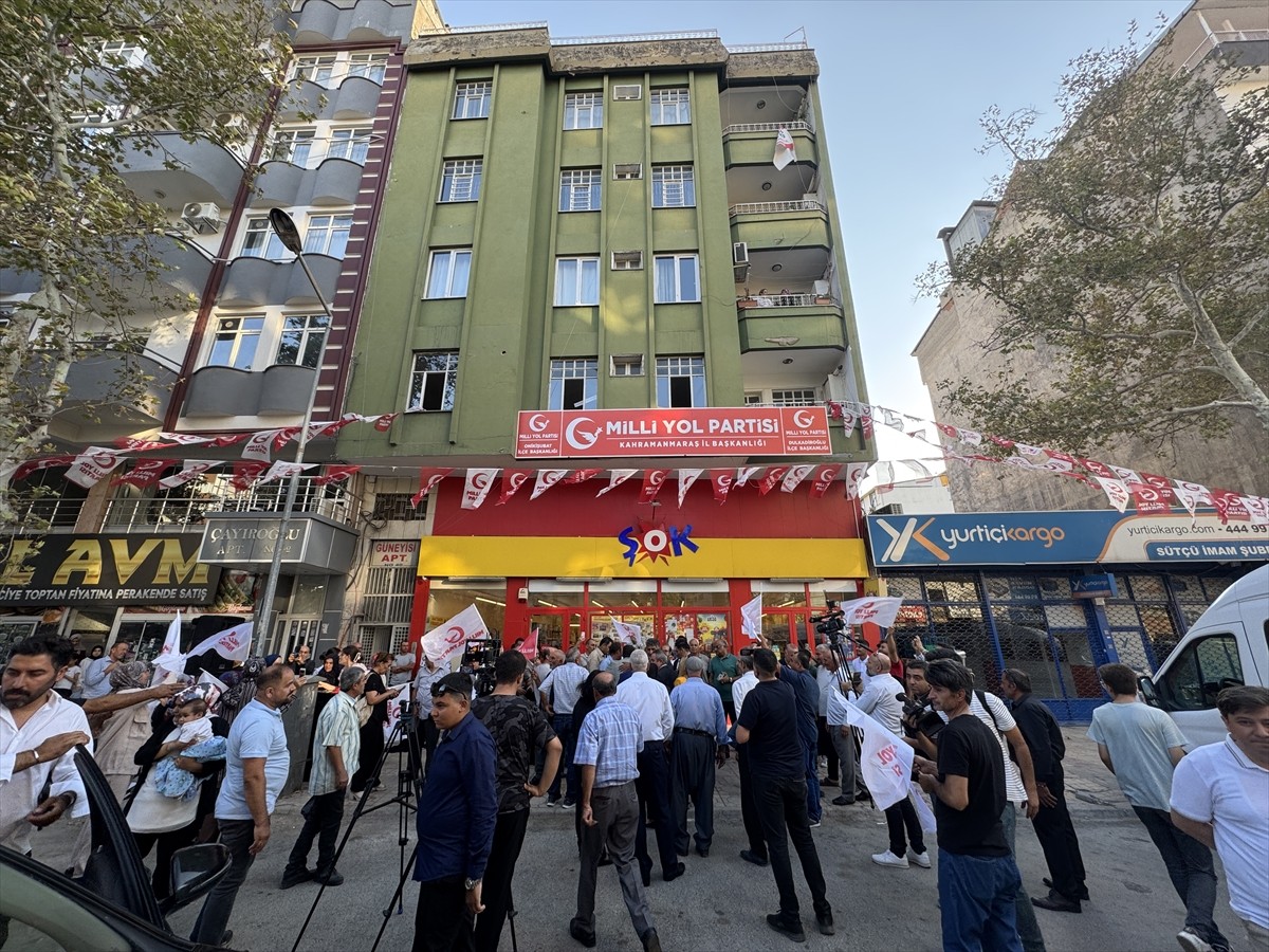 Milli Yol Partisi Genel Başkanı Remzi Çayır, partisinin Kahramanmaraş Teşkilatı binasının...