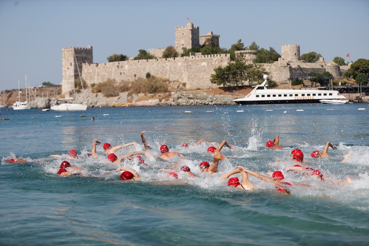 Muğla'nın Bodrum ilçesinde "Sağlığa Kulaç At" etkinliği düzenlendi. Memorial Sağlık Grubu, Türkiye...
