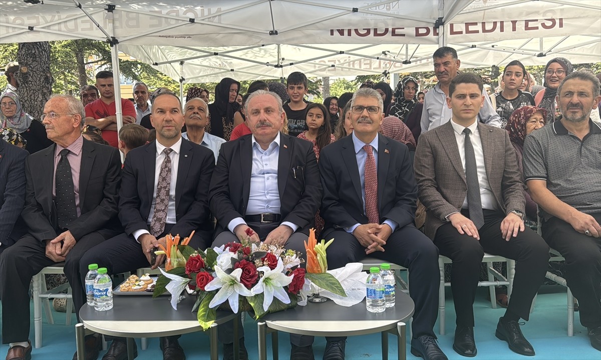 Niğde Belediyesi tarafından inşa ettirilen Yaşar Kaplan Kütüphanesi ve Doktor Müzeyyen Toker Kadın...