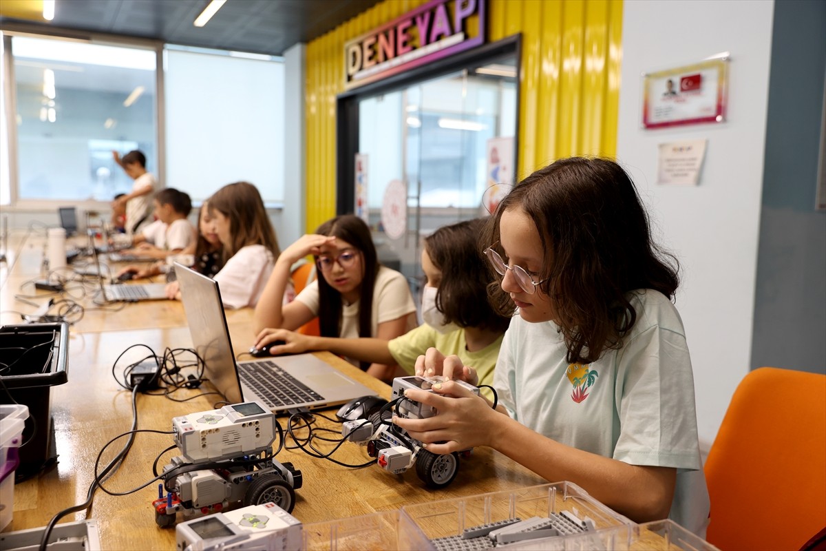 Sanayi ve Teknoloji Bakanlığı, Gençlik ve Spor Bakanlığı, TÜBİTAK ile Türkiye Teknoloji Takımı...