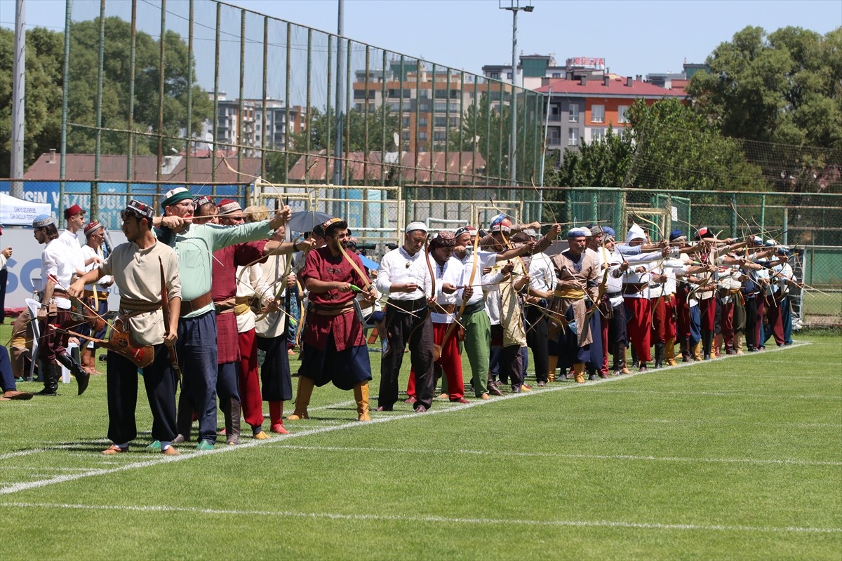 Sivas'ta düzenlenen Gençler, Büyükler Açık Hava Puta Türkiye Şampiyonası tamamlandı. Muhsin...
