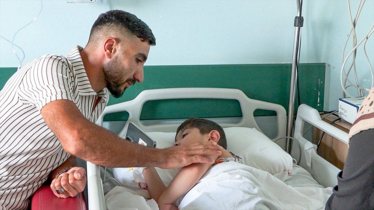 Trabzon'un Araklı ilçesinde yaşayan ve doğduğunda sağ ventrikül hipoplazisi teşhisi konulan 5...