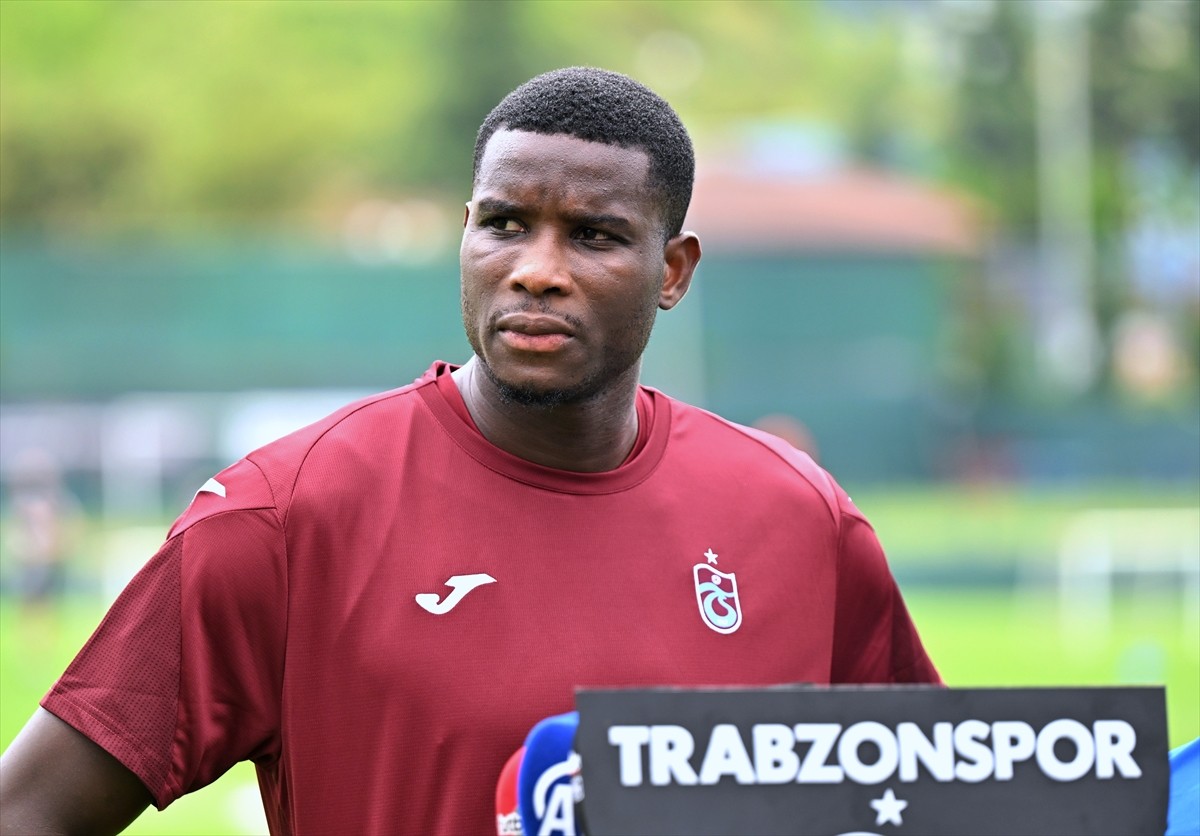 Trabzonspor'un golcü oyuncusu Paul Onuachu, Kocaelispor maçının hazırlıklarını sürdüren takımının...