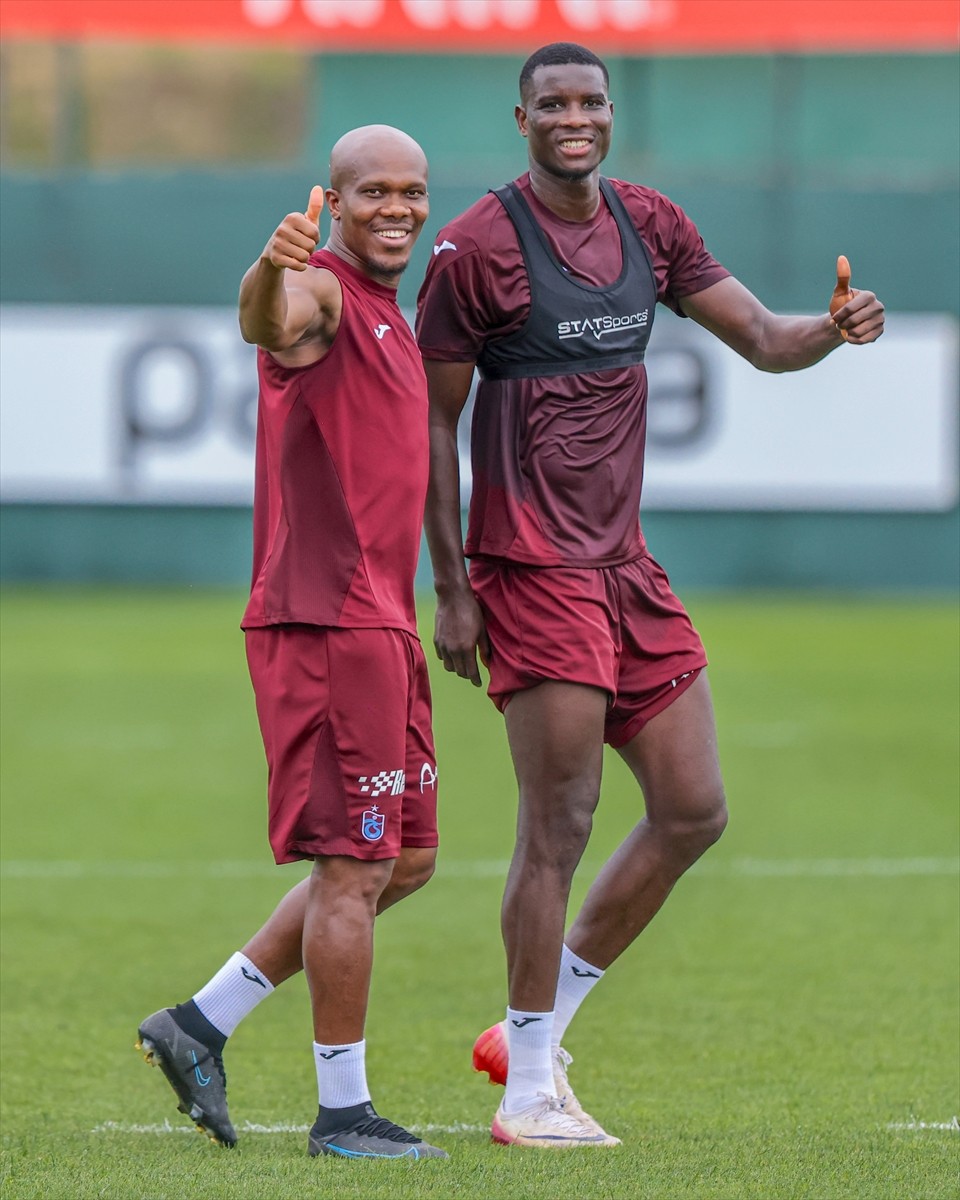 Trabzonspor, sezon hazırlıklarını çift antrenmanla sürdürdü. İdmana teknik direktör Fatih Tekke de...