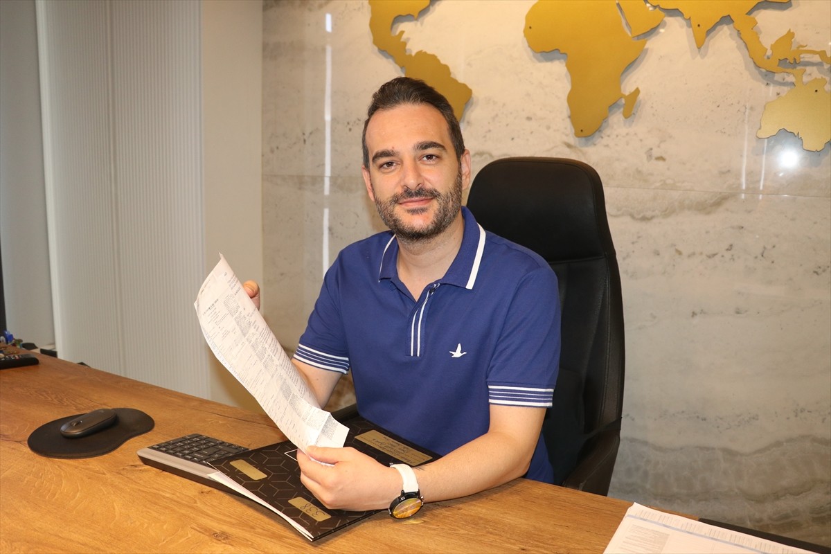 Trafik denetiminde alkollü çıktığı için para cezası uygulanan ve sürücü belgesi alınan avukat Onur...